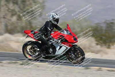 media/Dec-01-2025-Moto Forza (Mon) [[2daa91e15f]]/3-Beginner Group/Session 2 (Turn 7 Inside Pans)/